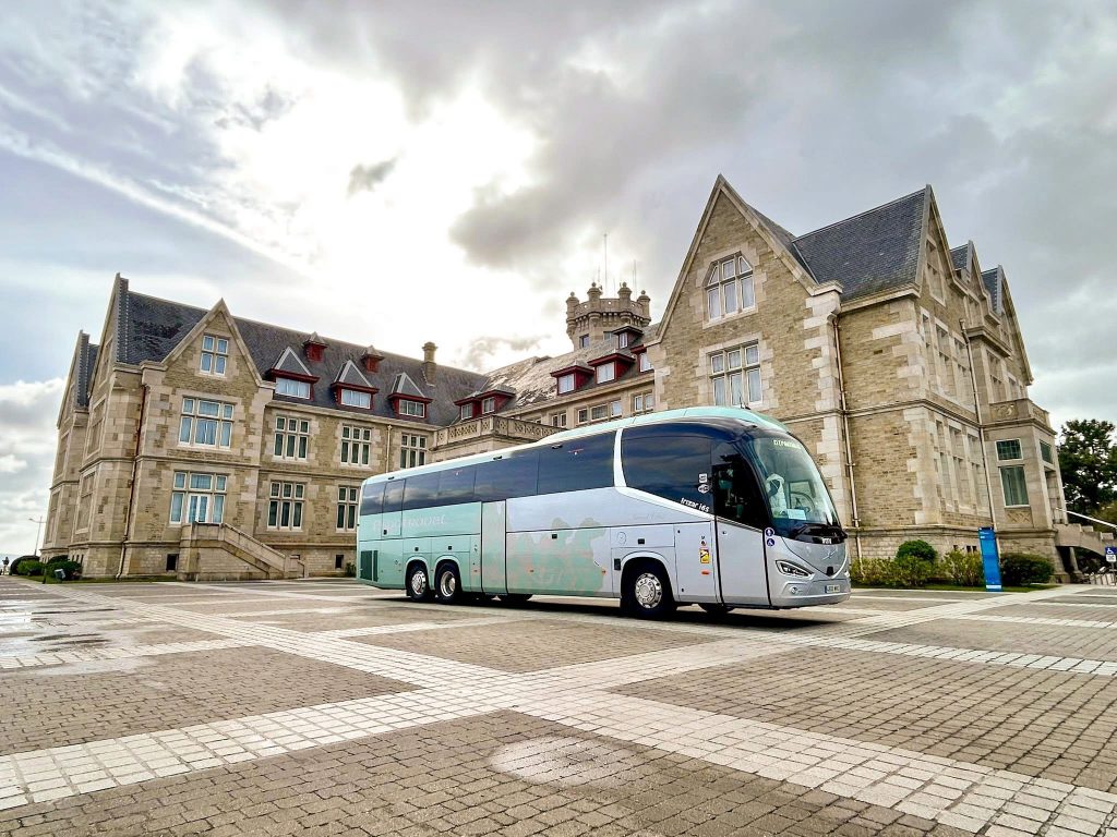 bus elegantravel