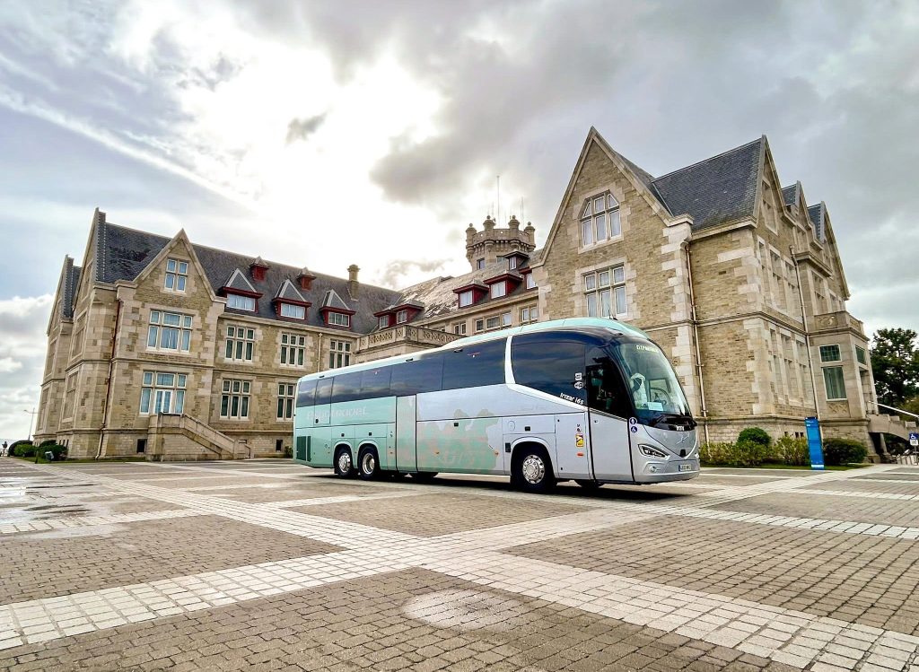 bus elegantravel
